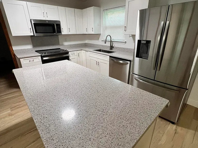 11258 Laura Ln — Photo 5