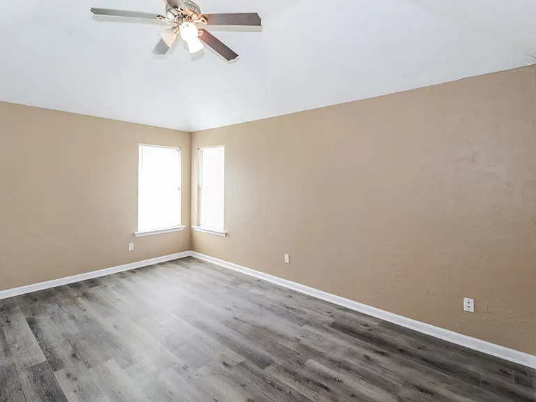 2811 Misty Bay Dr — Photo 10