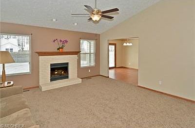 3rd image of 325 Kansas Ave