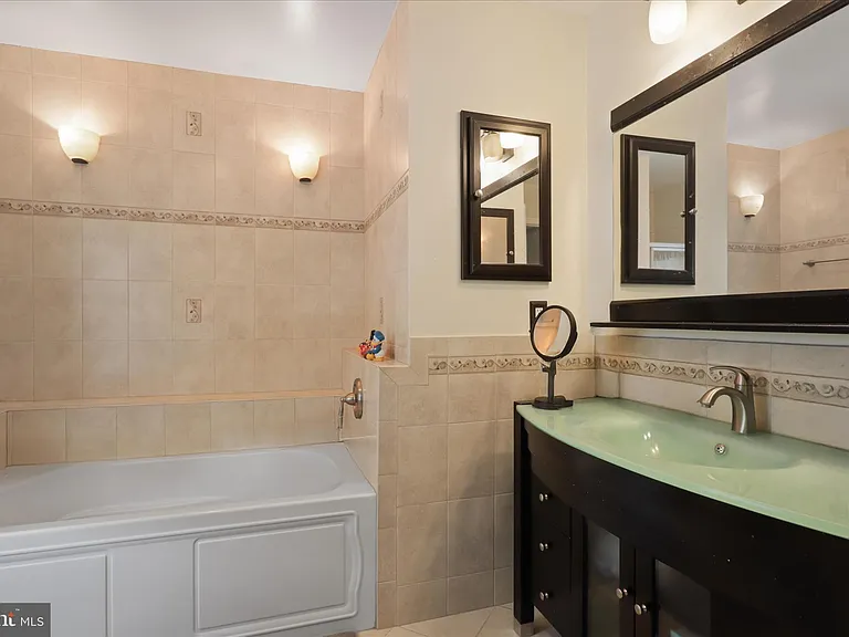 2026 Westwood Forest Dr — Photo 16