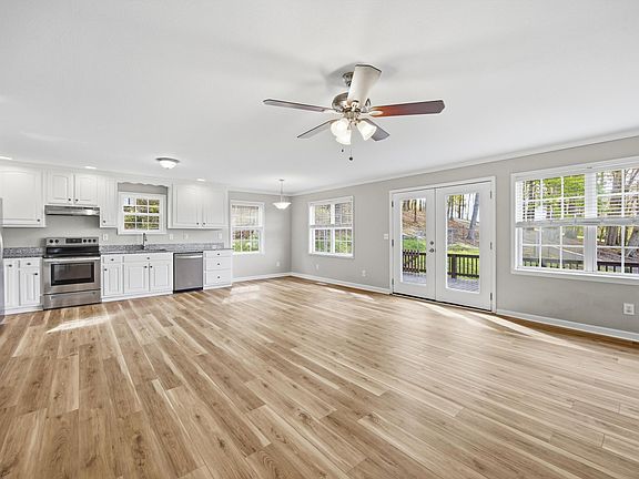 5th image of 110 Vicmiron Dr
