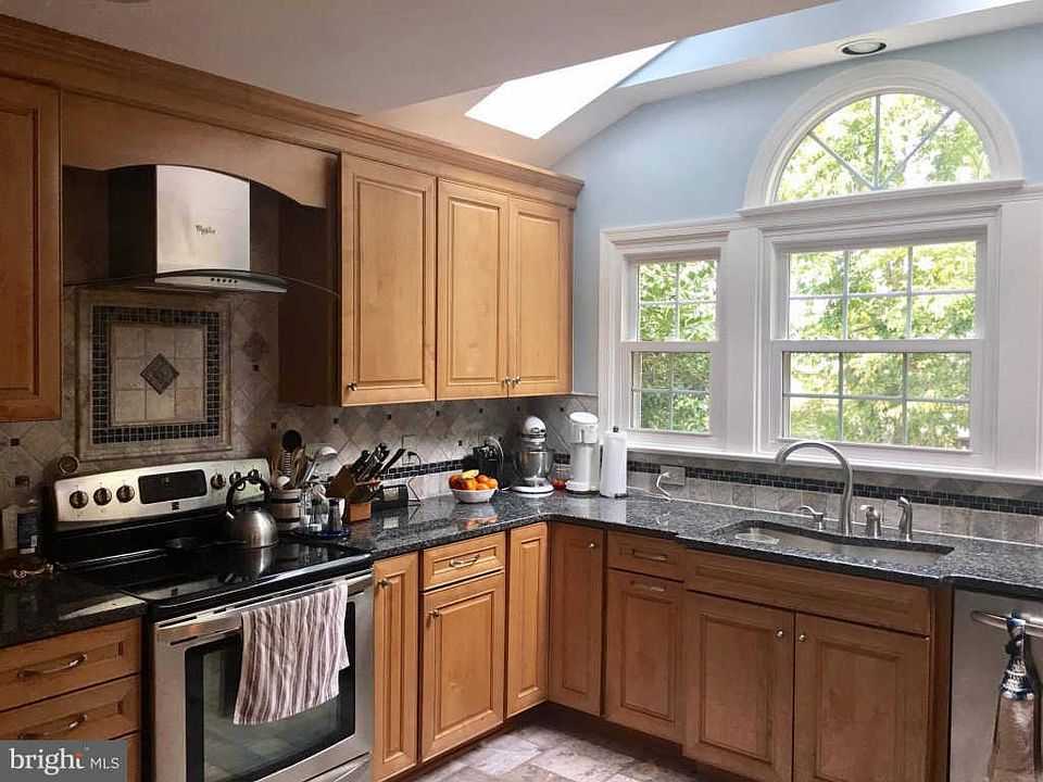 1st image of 15463 Waters Creek Dr