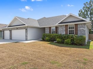 270 Hickory Hills St, Rogersville, MO 65742