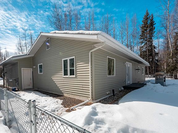 3rd image of 3760 Gretas Ln