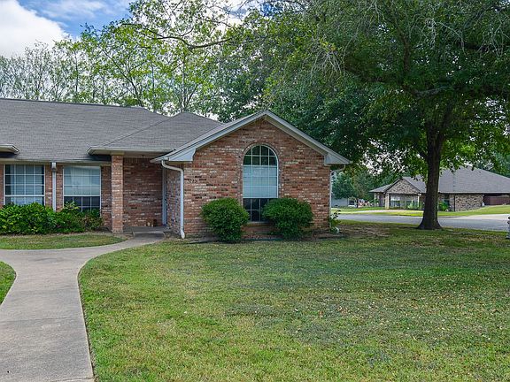 4th image of 3225 Ellen Dr