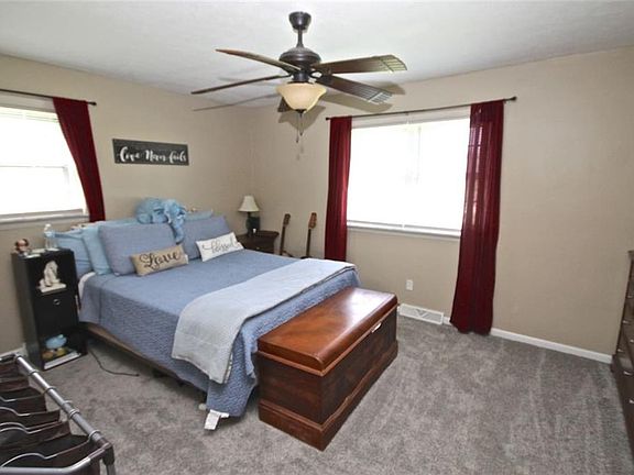 4th image of 2150 S Catherwood Ave