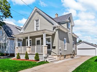 617 Hayes Ave, Racine, WI 53405