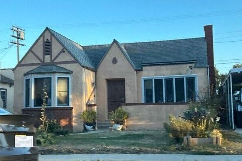 2nd image of 1914 W 85th St