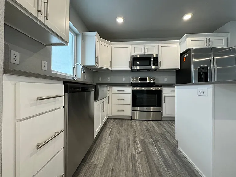 3916 Scorpio Dr SE — Photo 12