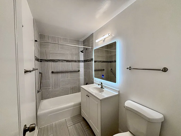 520 Rentals — Photo 32