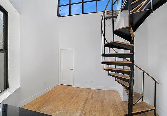 4th image of 577 2nd Ave Penthouse H63