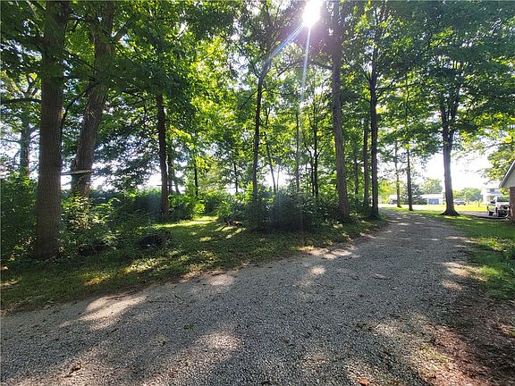 2nd image of 2910 Fowler Rd