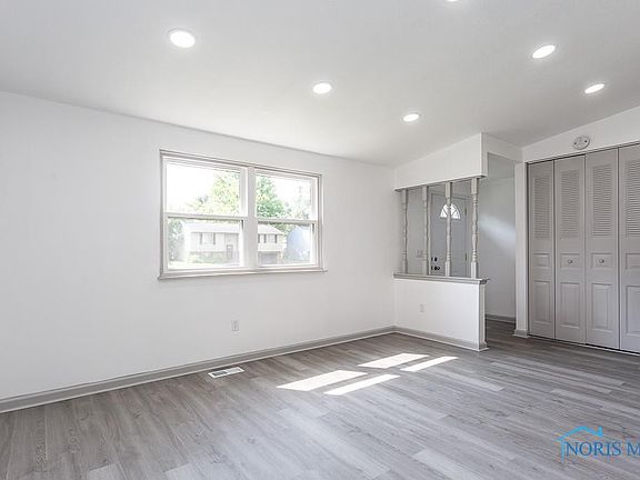 4th image of 4834 Ventura Dr
