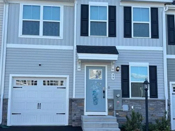 99 Bibury St, Martinsburg, WV 25405