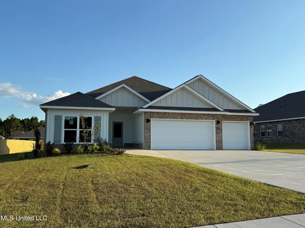17067 River Hills Dr, Gulfport, MS 39503