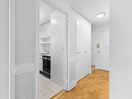 Rented by RSNY Realty | media 7