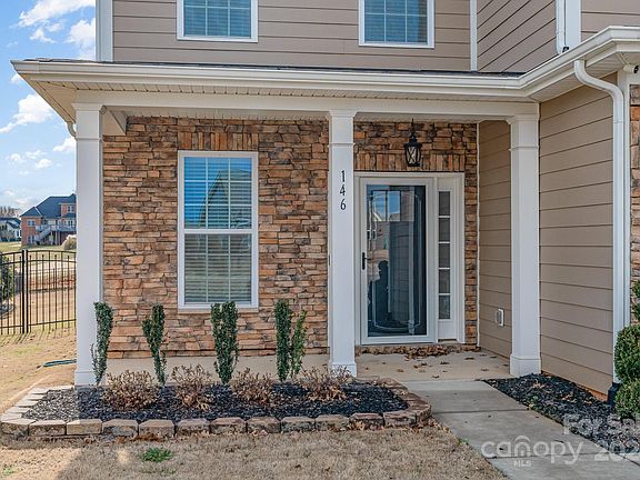 3rd image of 146 Margo Ln