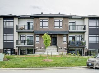300 Tulum Cres #K, Ottawa, ON K2S 2Y4