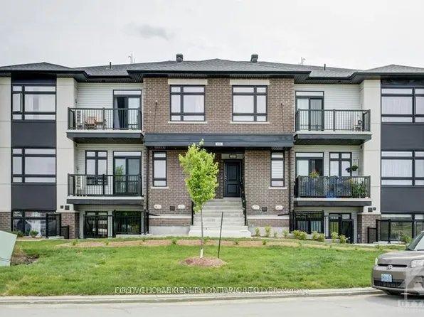 300 Tulum Cres #K, Ottawa, ON K2S 2Y4