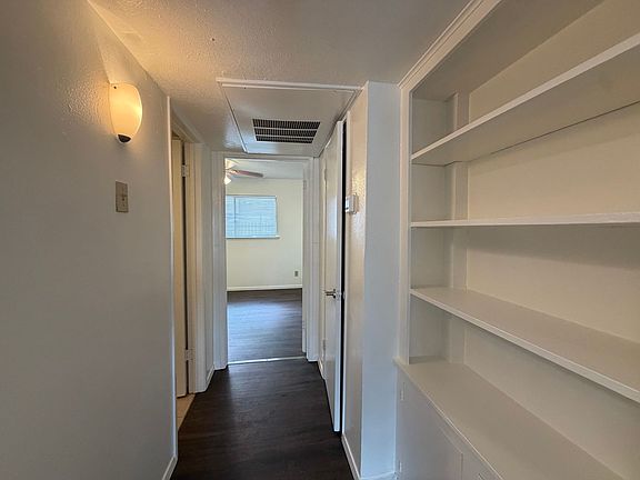 3rd image of 4107 Avondale Ave APT 102