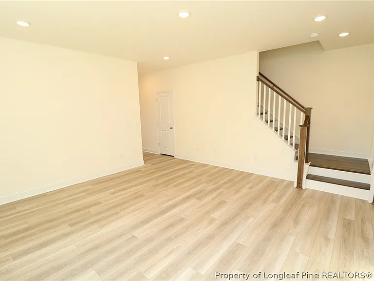 961 Kensley Grove Ln — Photo 5