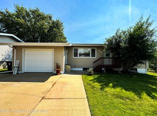 960 Custer St, Dickinson, ND 58601