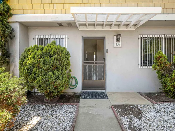 137 Nautilus Ct #82, San Francisco, CA 94124