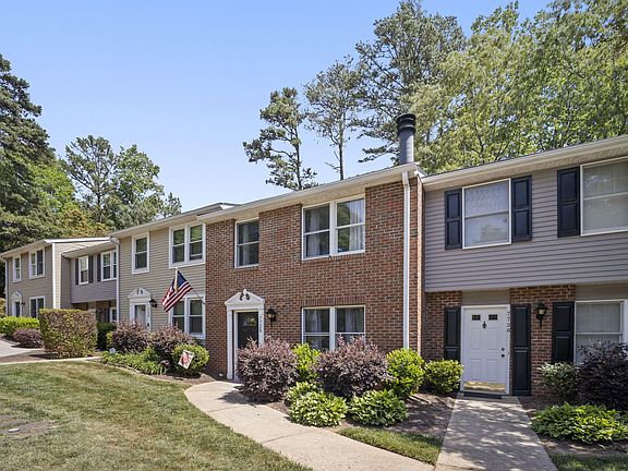 3rd image of 7728 Crown Crest Ct