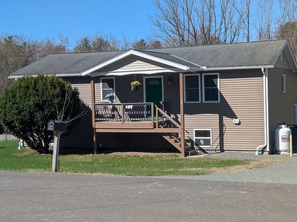 62 Gentes Rd, Essex Junction, VT 05452