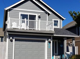 610 NW 9th St, Newport, OR 97365