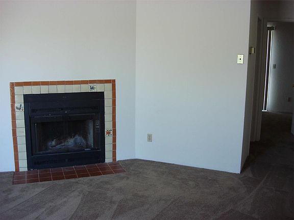 3rd image of 2325 W Wagon Wheel Dr Unit 2