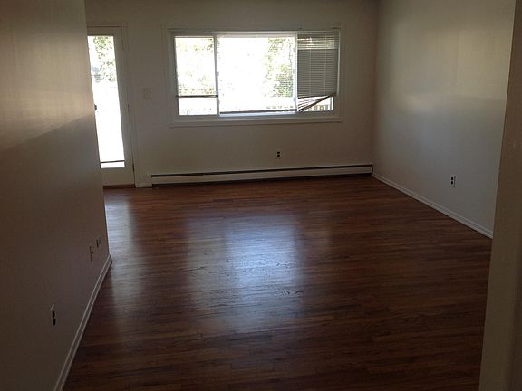 2nd image of 10 Owen Pl