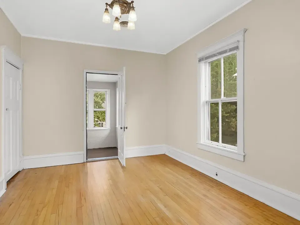 226 Gramercy Ave #3