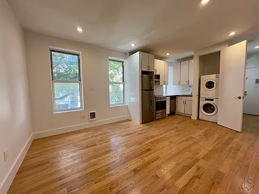 Rented by Brookhaus Capital Inc | media 1