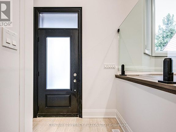 4th image of 195 Danforth Rd