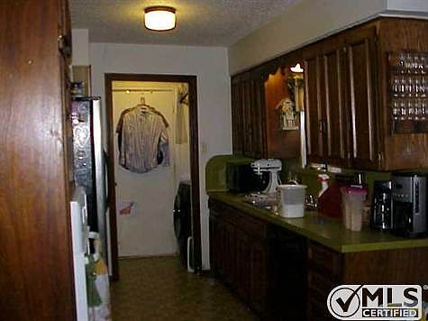 2nd image of 1601 Paris Dr