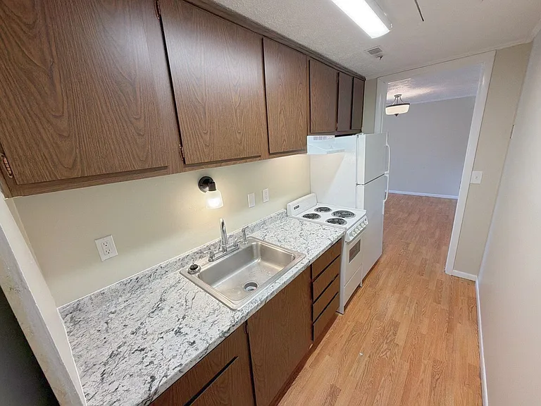 507 Pine Valley Dr #B — Photo 4
