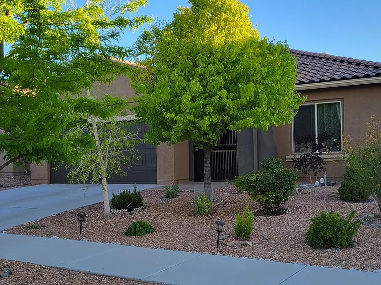 4680 Hojas Verdes — Photo 3