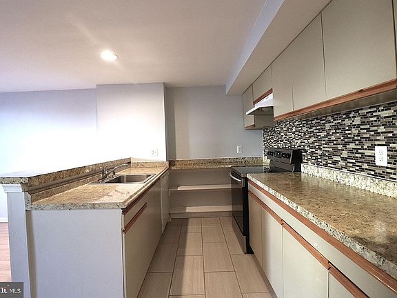 5th image of 4405 Pembrook Village Dr #96