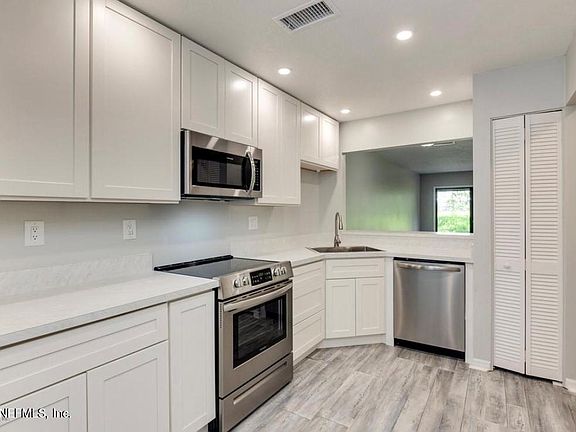 4th image of 7701 BAYMEADOWS Circle W #1094
