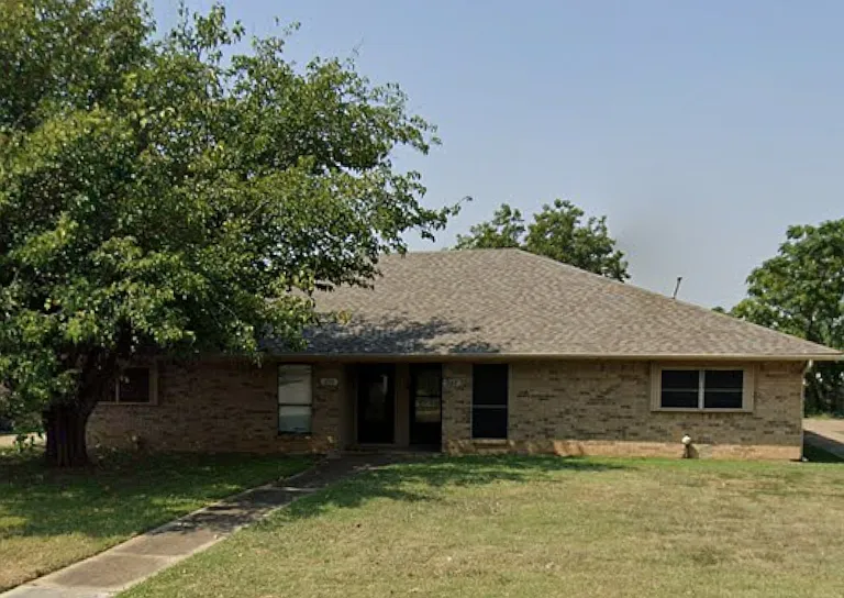 335 Christie Ct — Photo 1