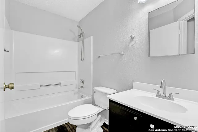 9715 Kashmir Dr — Photo 13