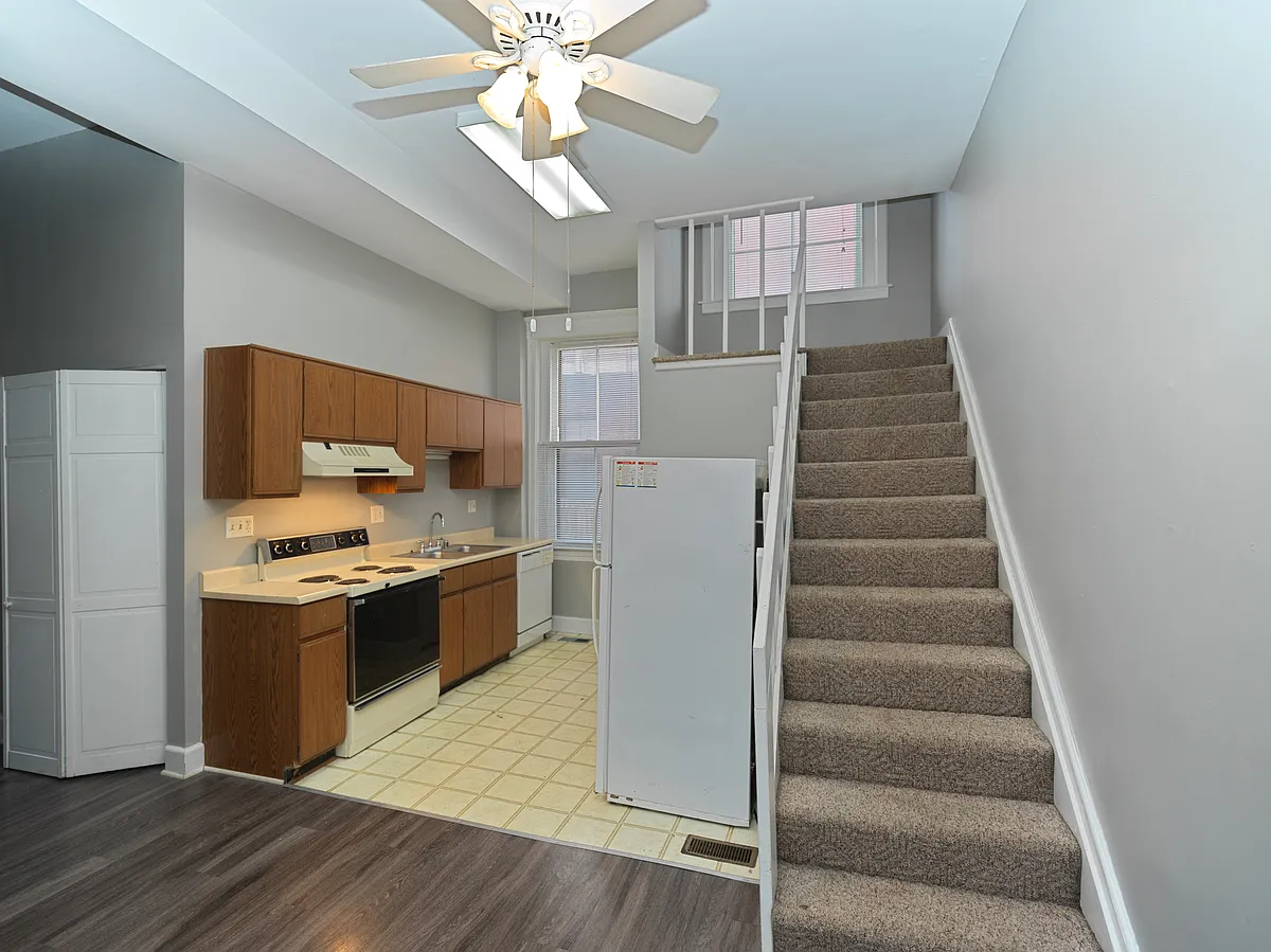Building Photo - 531 W Ormsby Ave #2