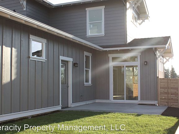 5th image of 20687 SE Cougar Peak Dr