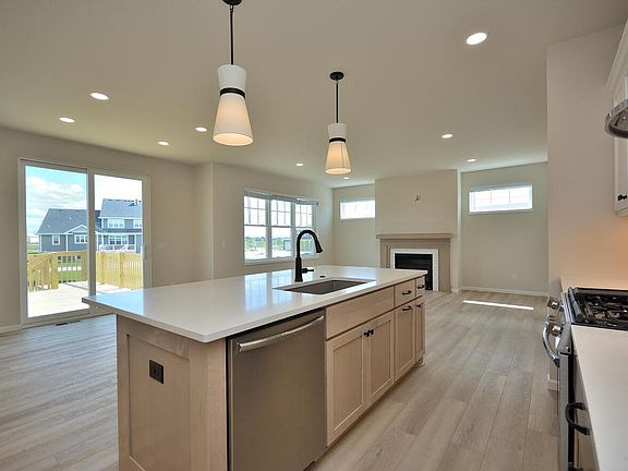 4th image of 8246 W Bluebird COURT