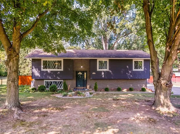 1881 Nichols Rd, Akron, OH 44312