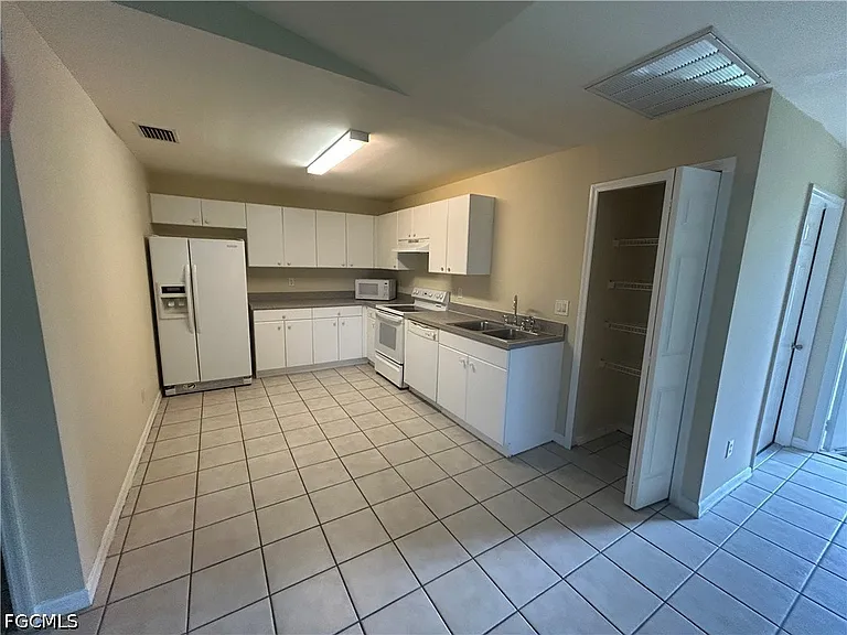 3010 Vernon Ave S — Photo 4