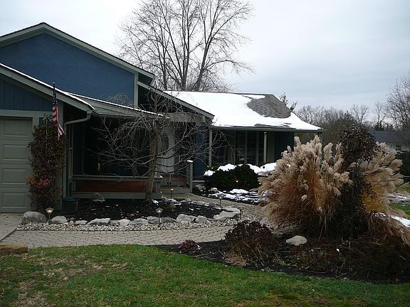 2nd image of 425 Shagbark Ct