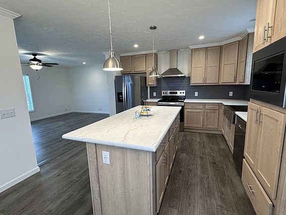 3rd image of 12530 Kinsman Rd Lot 8