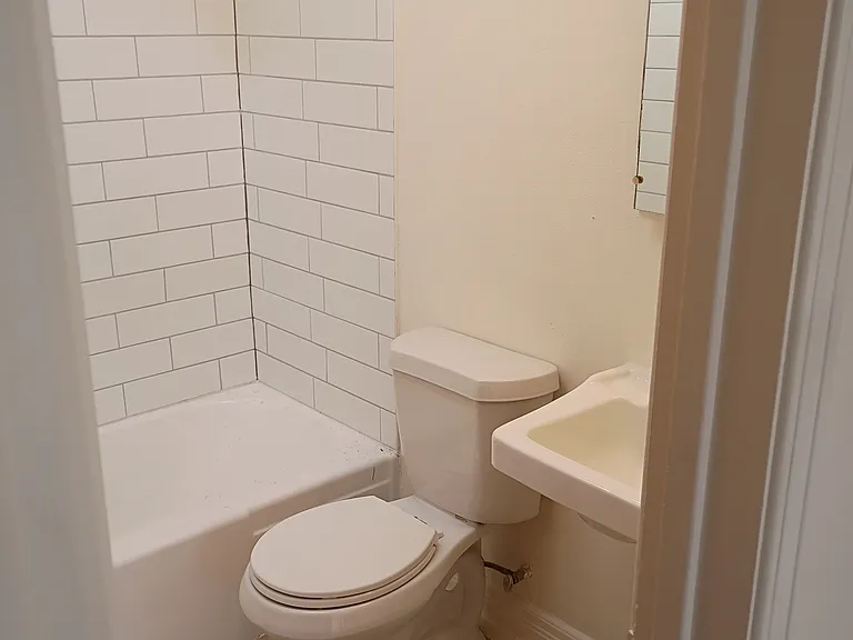 Josephine Apartments — Photo 9